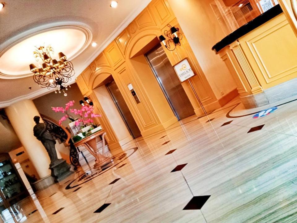圣母院的大酒店 伊洛伊洛 外观 照片